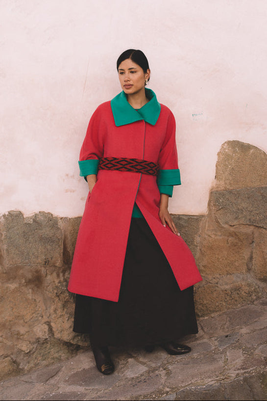 Luxury baby alpaca coat with short sleeves in fuchsia
