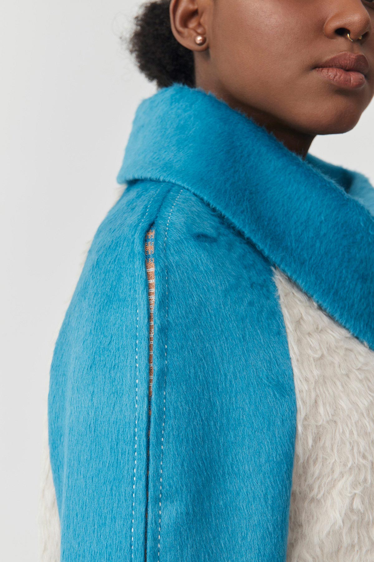 Abrigo Suri Alpaca 25 Years | Pieza Única