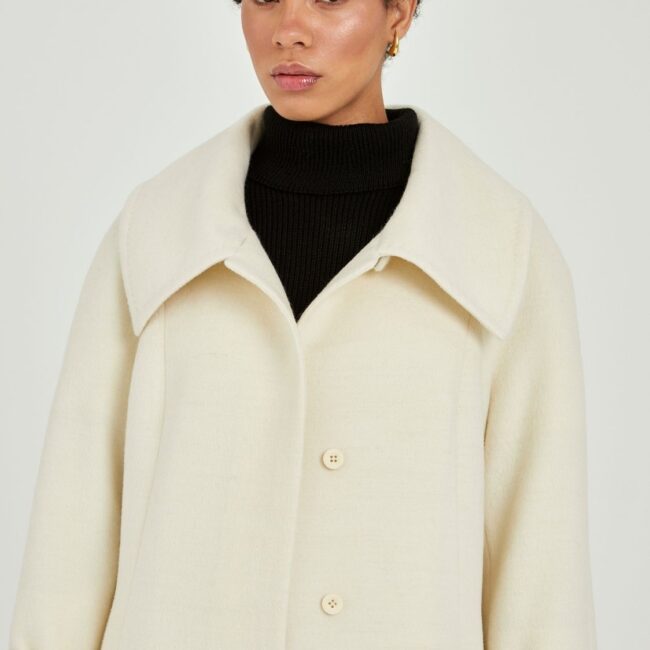 Classic City ivory Coat - Image 5