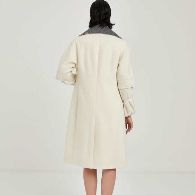 Handcrafted short-sleeve ivory coat - Image 3