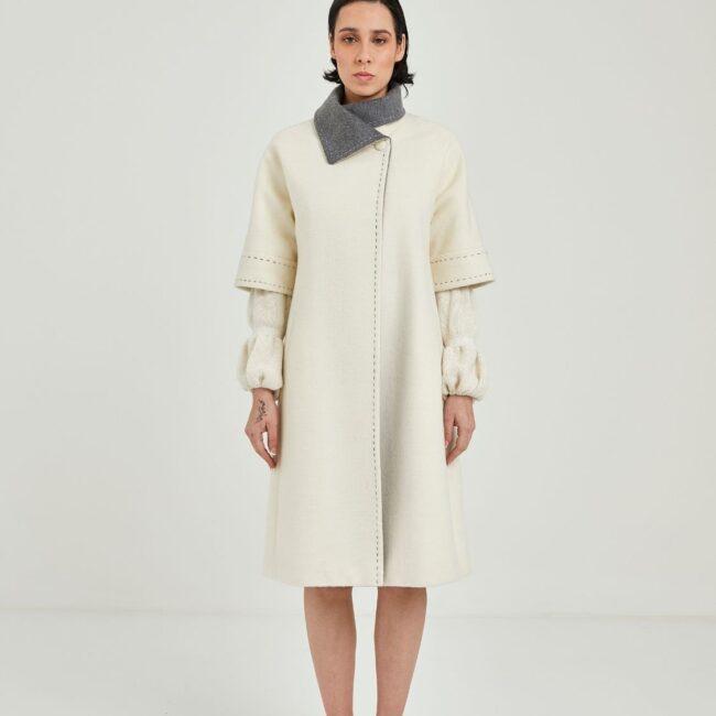 Handcrafted short-sleeve ivory coat