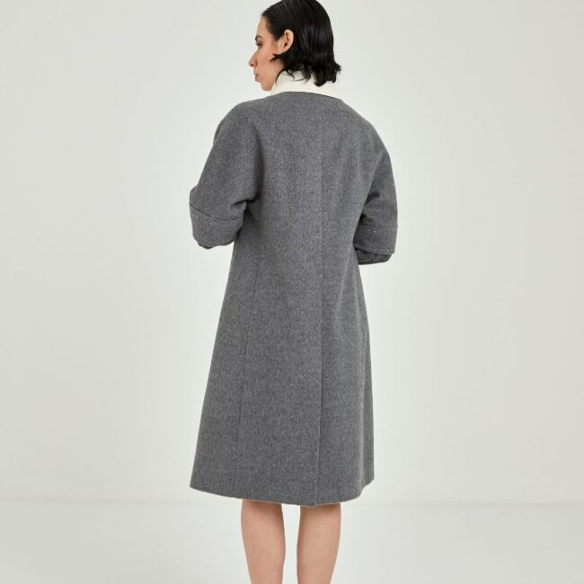 Handcrafted short-sleeve charcoal coat - Image 2