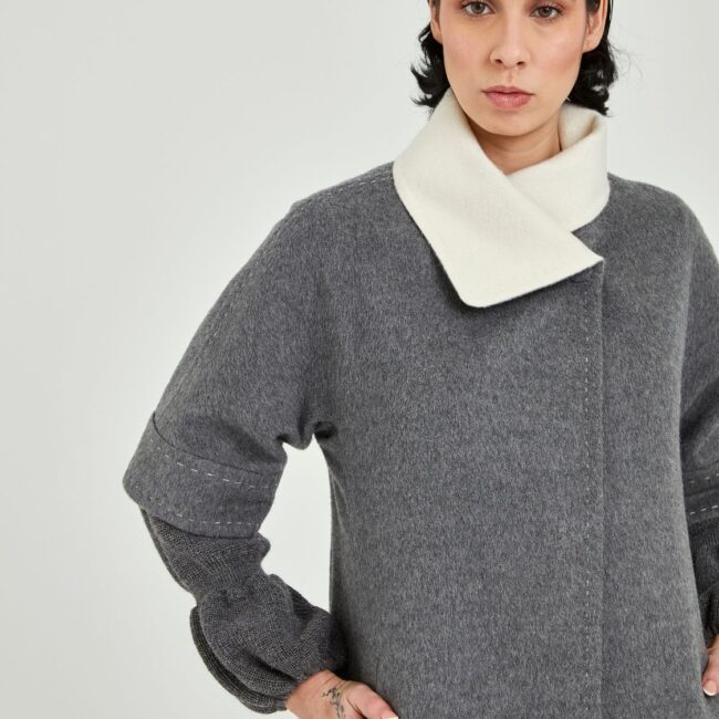 Handcrafted short-sleeve charcoal coat - Image 4