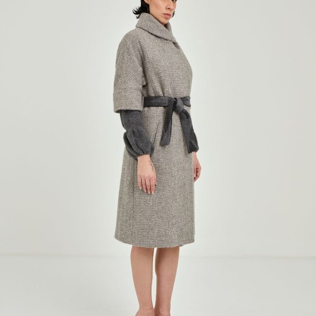 Handcrafted short-sleeve tweed coat - Image 3