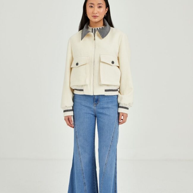 Two-pocket ivory jacket