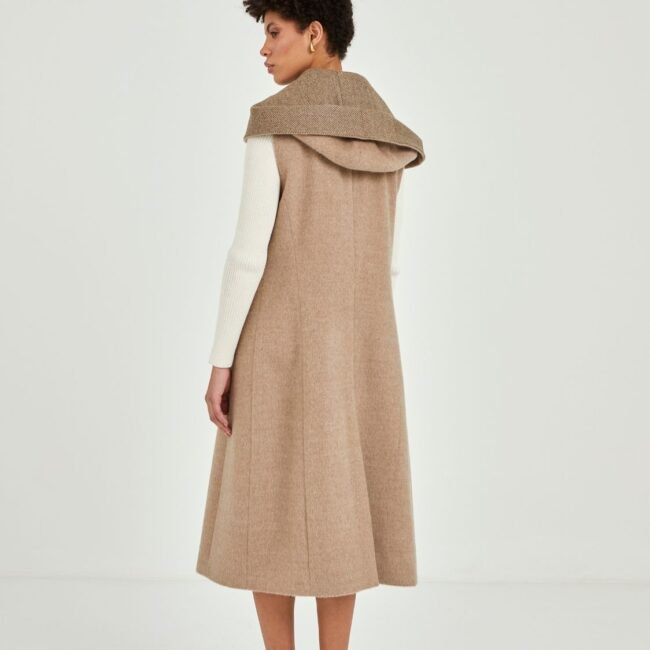 Two-tone sleeveless long coat - Image 3